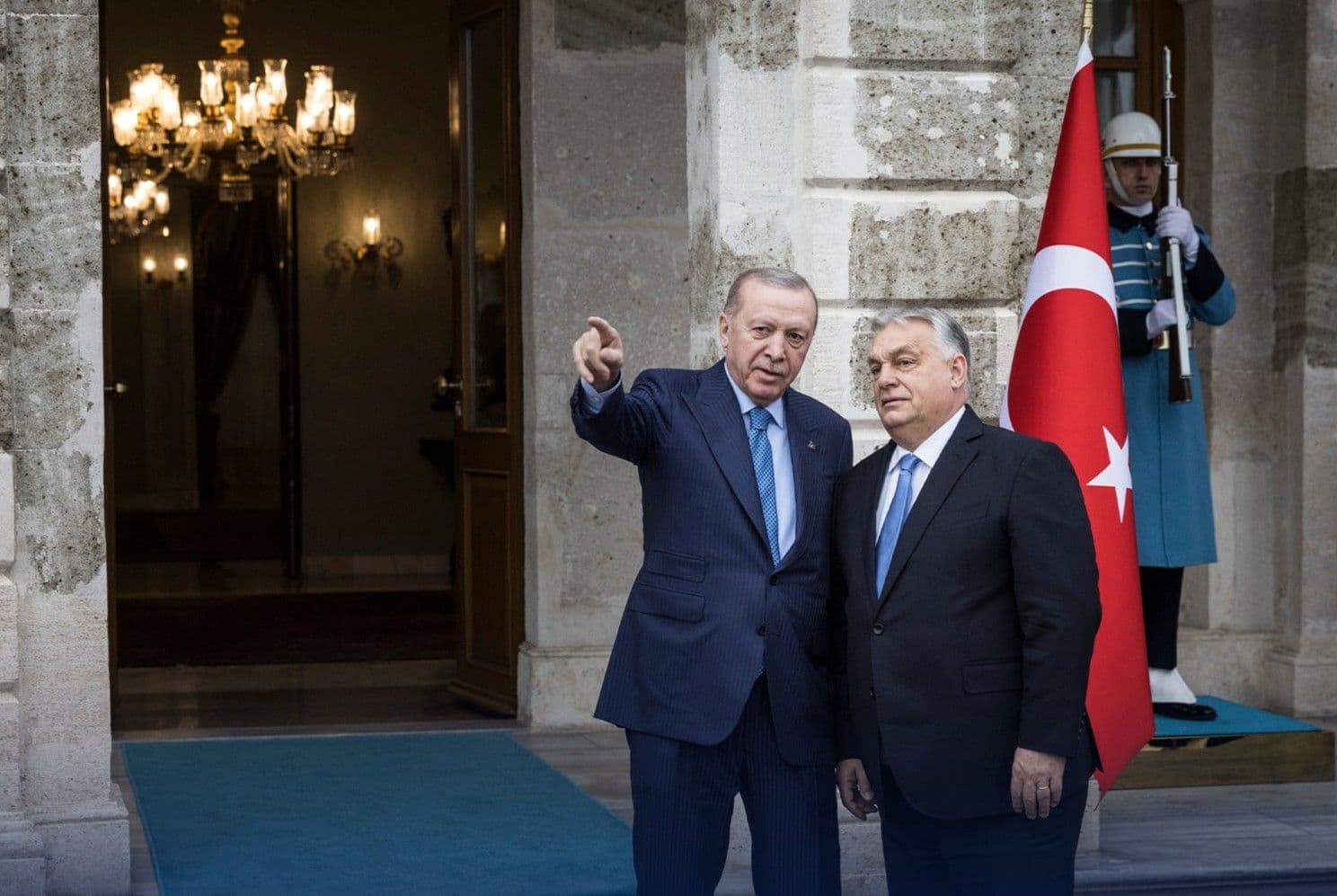 Статья Президент Орбан и российские шпионы в Мексике