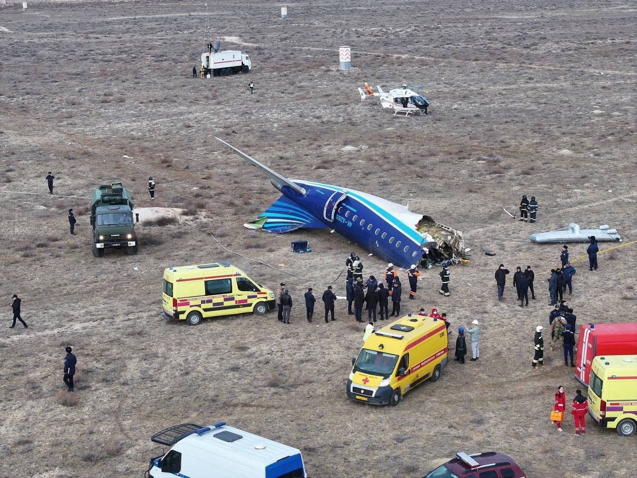 Место крушения самолёта Embraer 190. Фото: соцсети