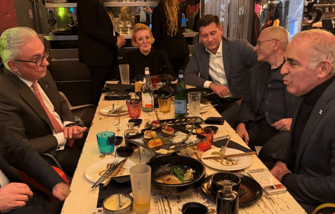 Статья Как поссорились Гарри Кимович и Владимир Владимирович