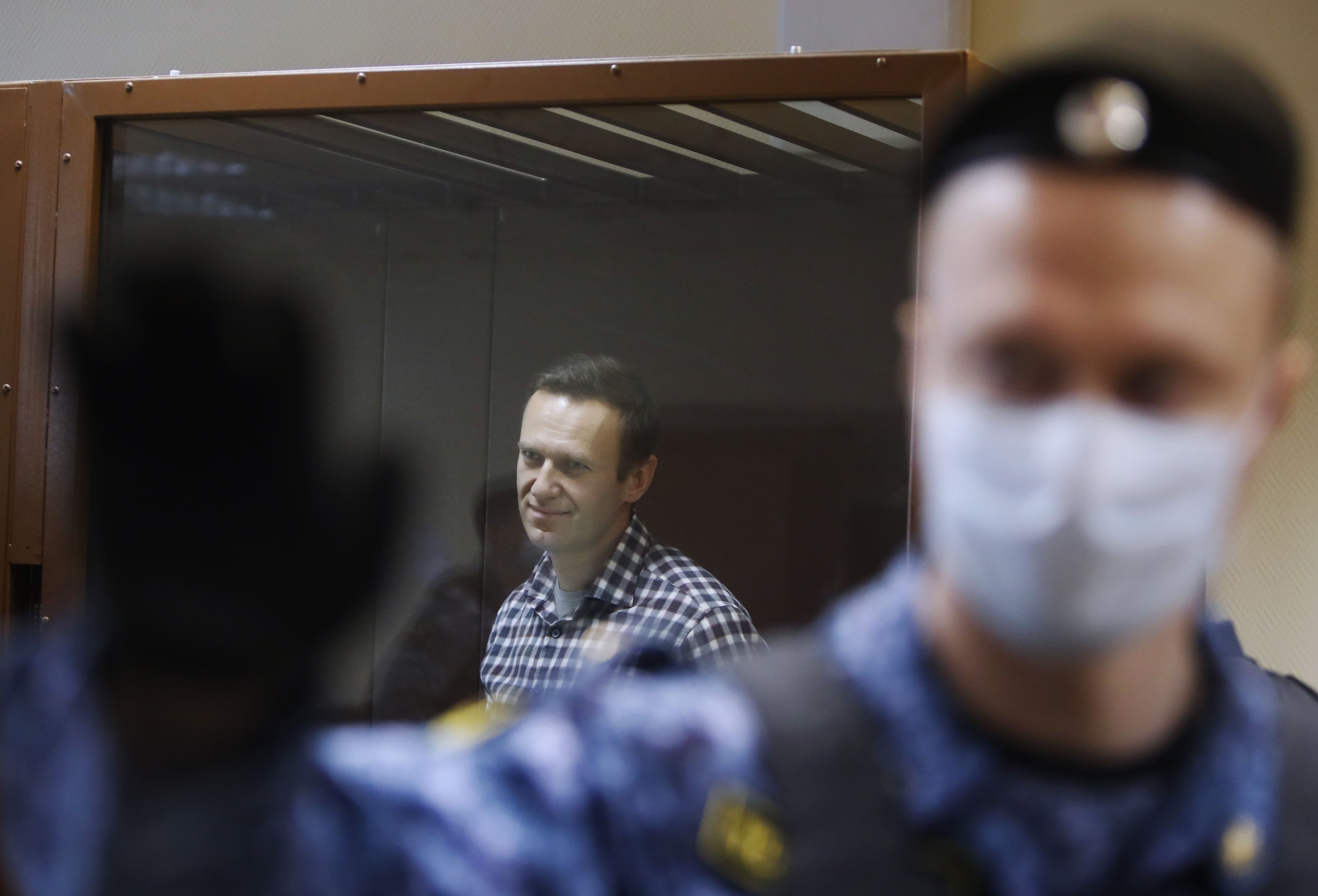 Алексей Навальный в суде. Фото: MAXIM SHEMETOV / Reuters / Forum