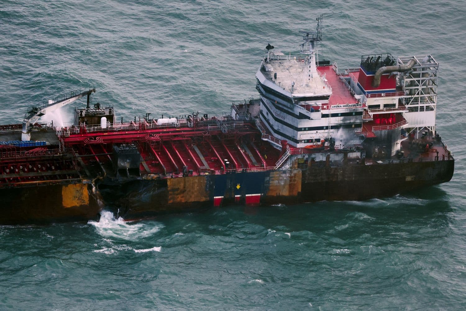 Танкер «Stena Immaculate» после столкновения. Иллюстративное фото: Phil Noble / Reuters / Forum