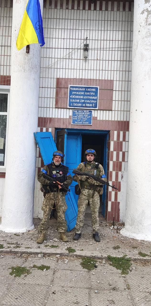 Украинские военные в селе Плехово. Дата съемки неизвестна