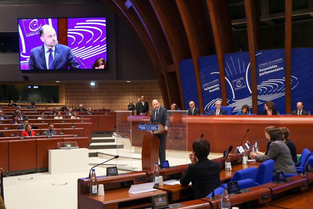 Статья Модель OnlyFans, гражданин Великобритании и деколонизаторы