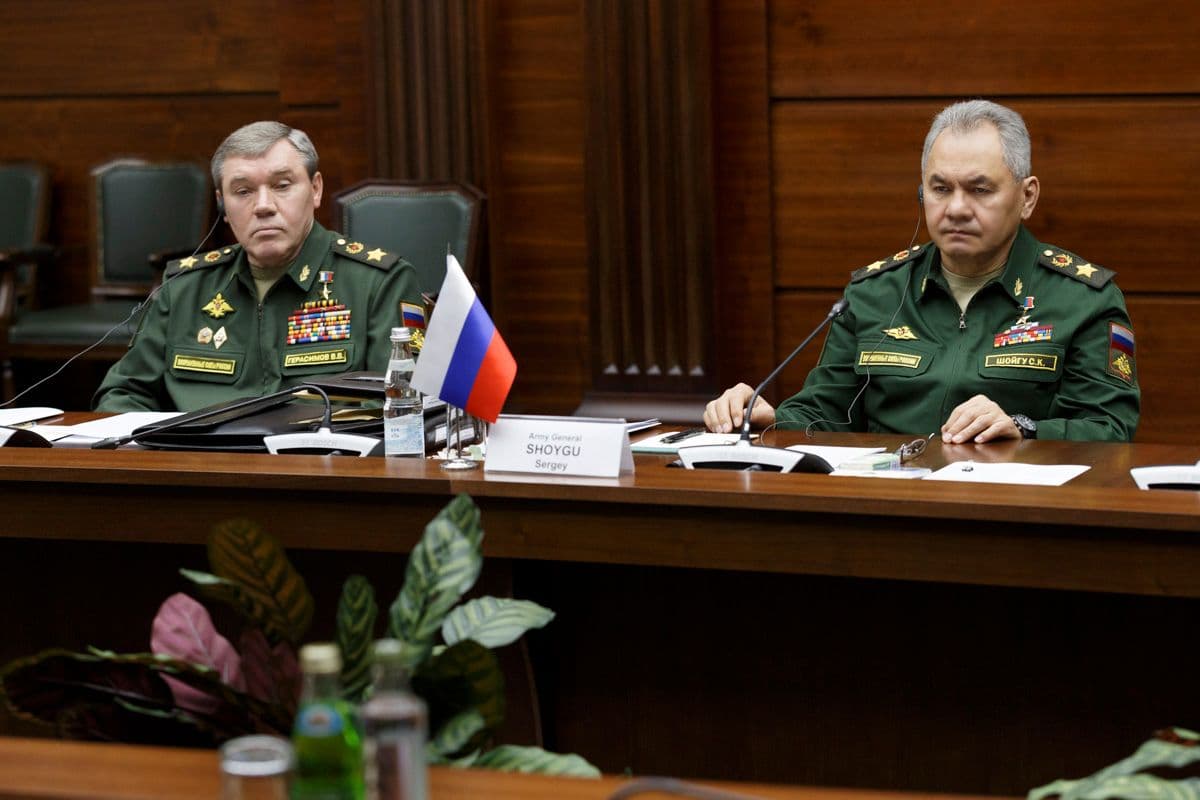 Шойгу, Герасимов. Фото: Минобороны РФ