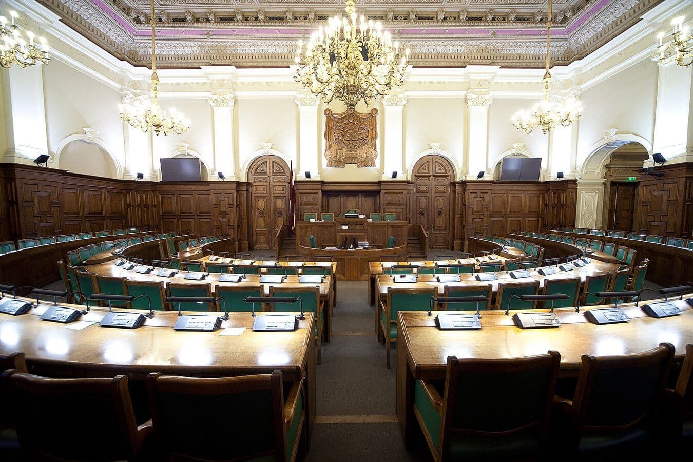 Фото: Зал заседаний сейма Латвии / Wikicommons