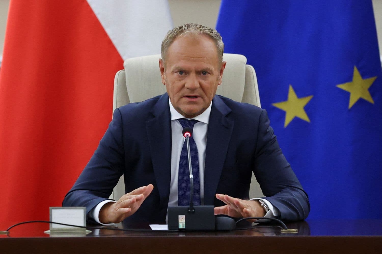 Дональд Туск на экстренном заседании правительства. Фото: Kacper Pempel / Reuters / Forum
