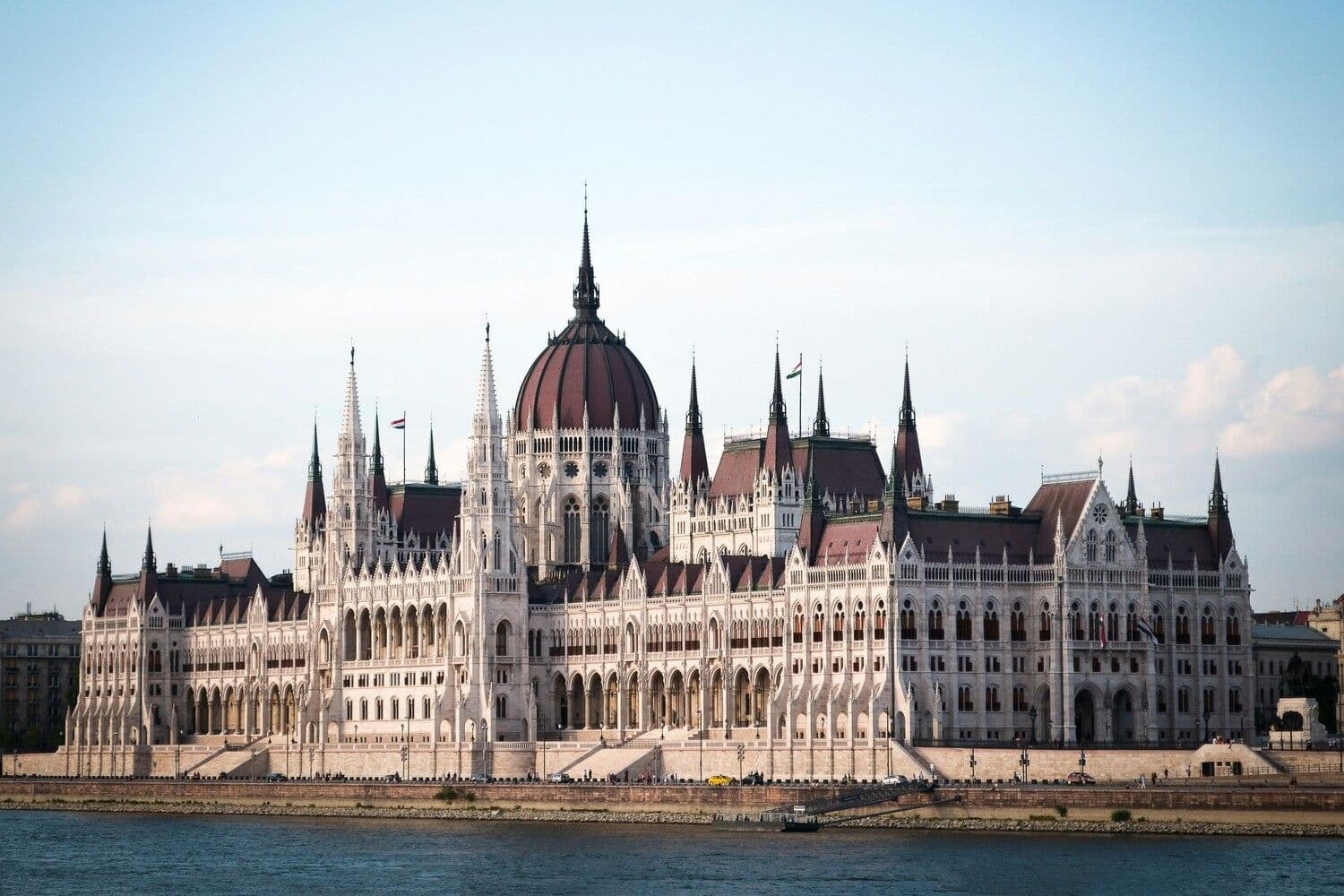 Венгерский парламент в Будапеште. Иллюстративное фото: Ivan Rohovchenko / Unsplash