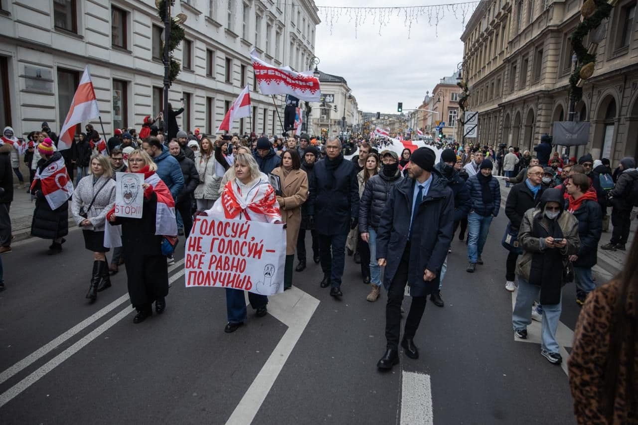 Шествие против переизбрания Лукашенко в Варшаве. Фото: Светлана Тихановская / Telegram